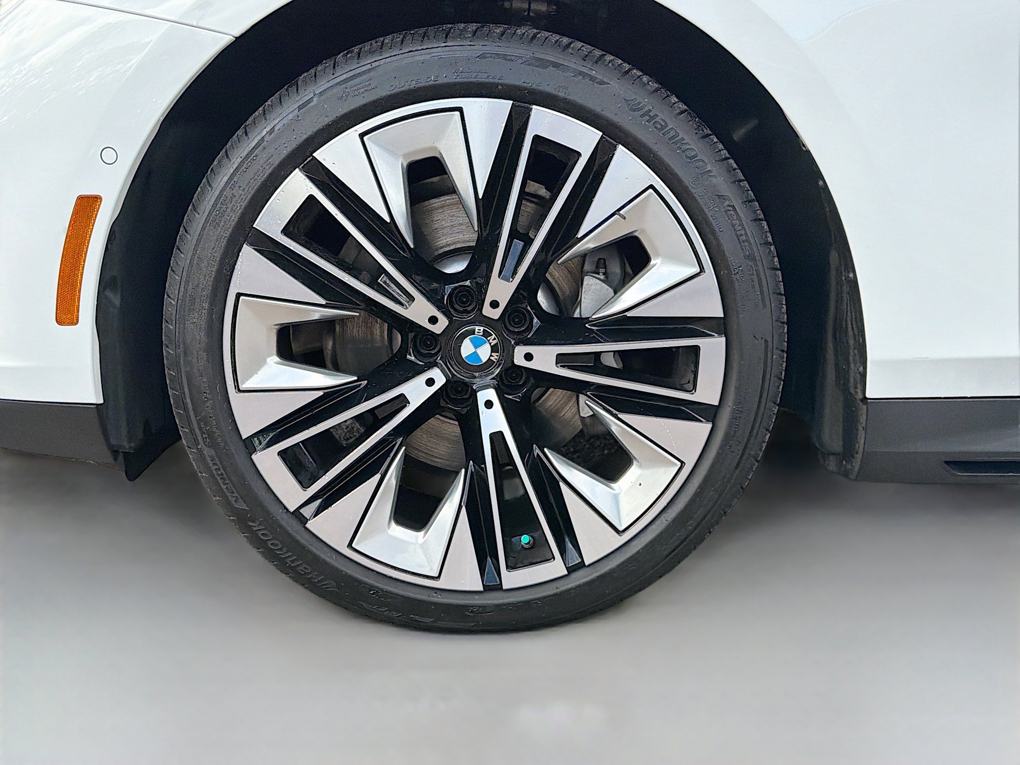 Used 2025 BMW 530i image 42