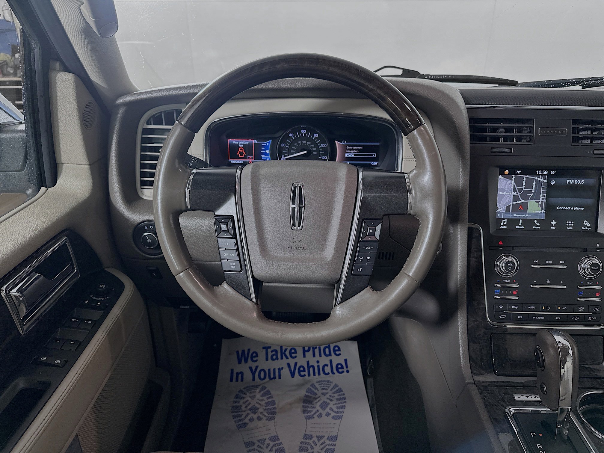 Used 2016 Lincoln Navigator Select AWD/4WD image 23