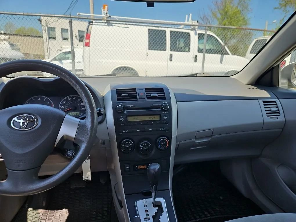 Used 2010 Toyota Corolla LE FWD image 14