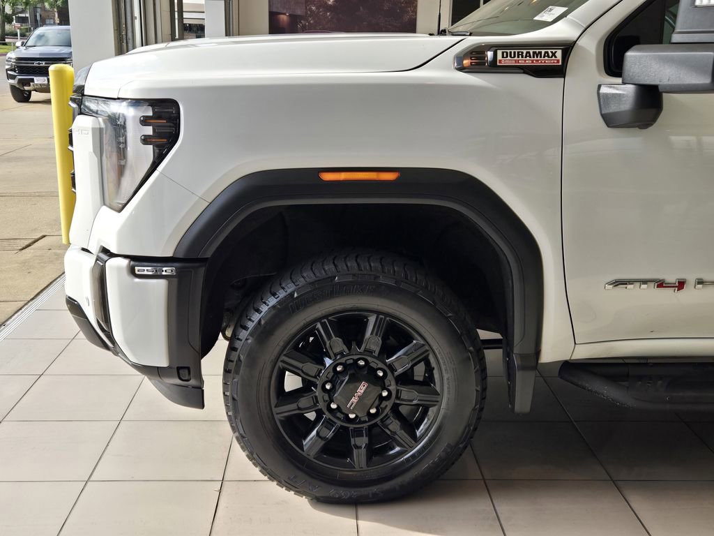 Used 2024 GMC Sierra 2500 AT4 w/ AT4 Preferred Package image 9