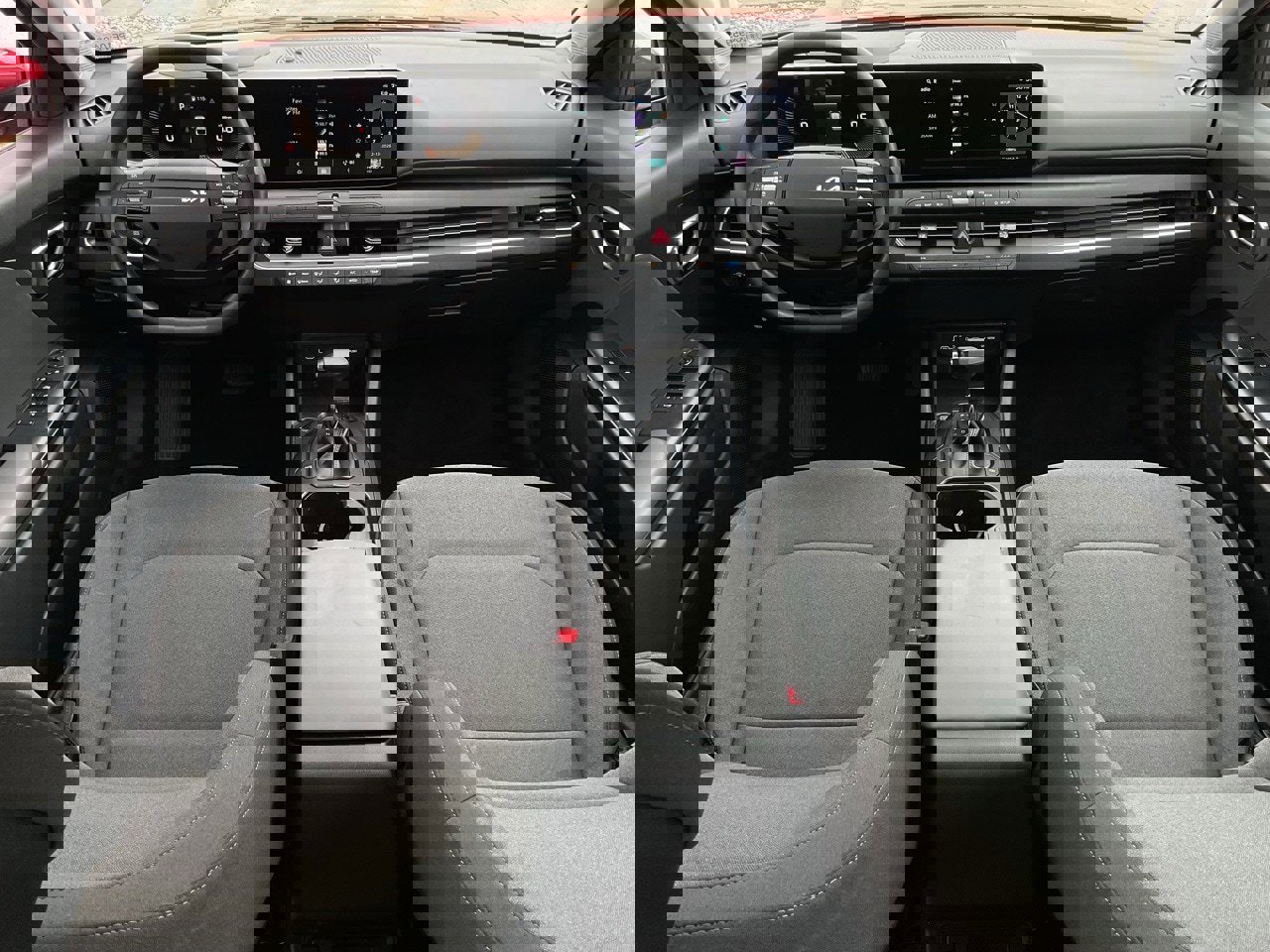 Used 2025 Kia K4 LXS image 19