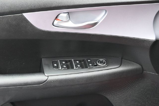 Used 2024 Kia Forte LXS FWD image 17