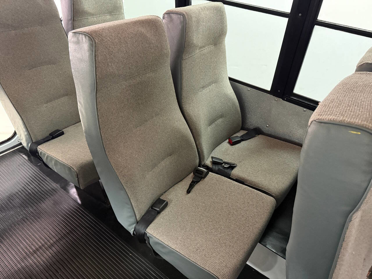 Used 2004 Chevrolet Express 3500 3500 2dr Commercial/Cutaway/Ch w/ School Bus Package image 38