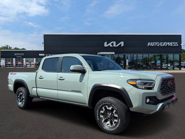 Used 2022 Toyota Tacoma TRD Off-Road AWD/4WD image 1