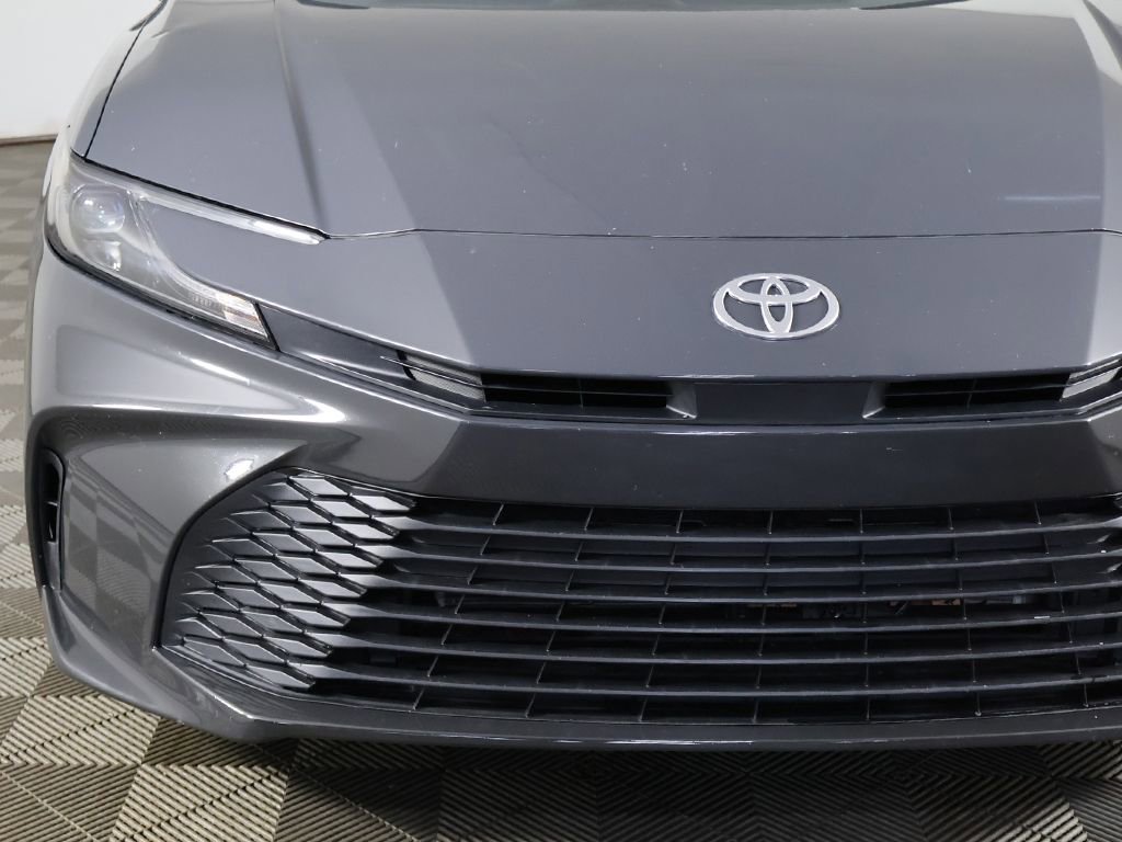 Used 2025 Toyota Camry LE FWD image 8