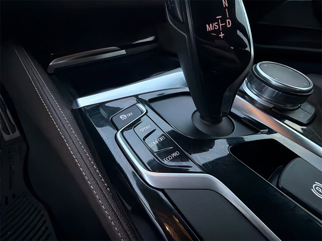 Used 2018 BMW 540i xDrive w/ M Sport Package image 25