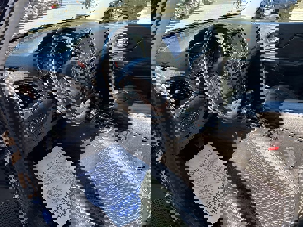 Used 2019 Jeep Cherokee Limited w/ Luxury Group image 20