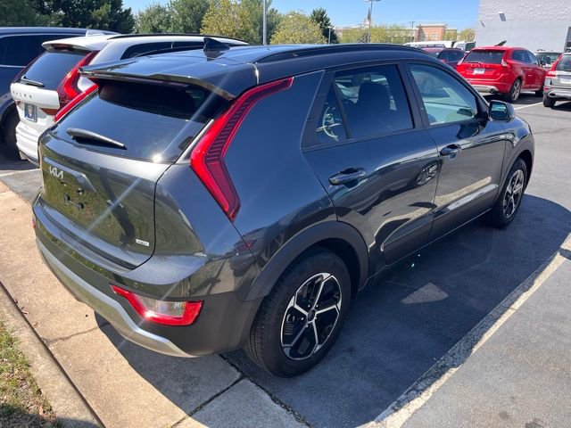 Used 2023 Kia Niro EX image 4