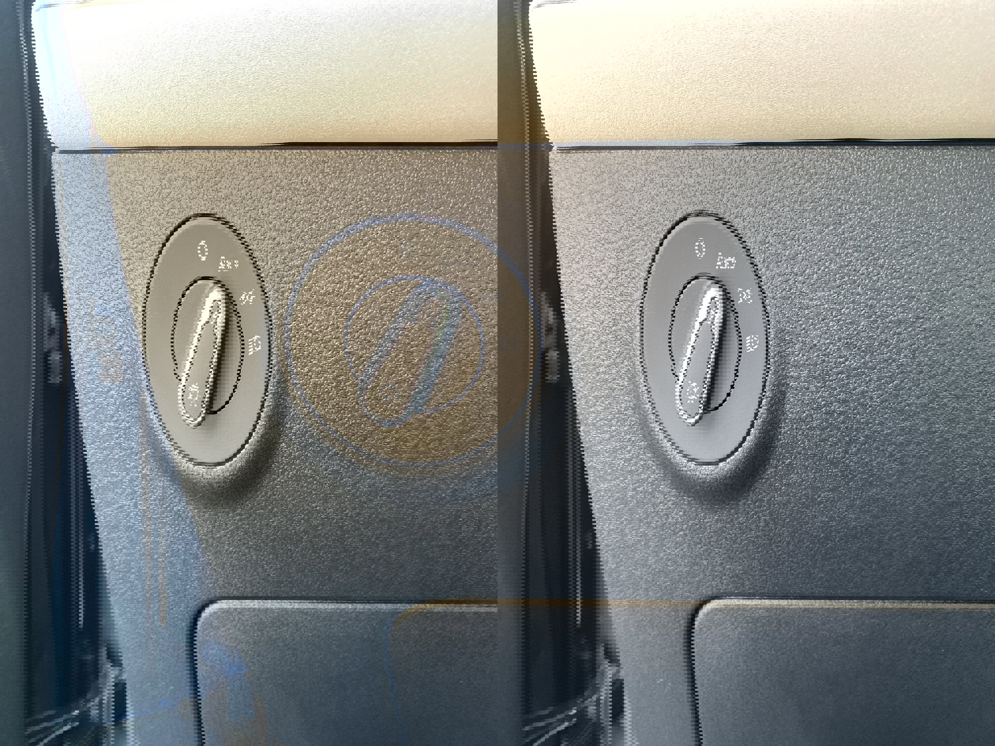 New 2025 Volkswagen Taos SE image 13