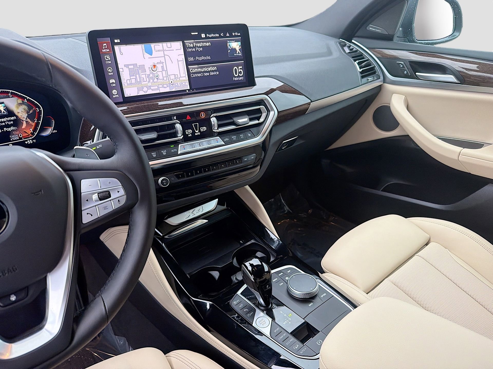 Certified 2025 BMW X4 xDrive30i image 29