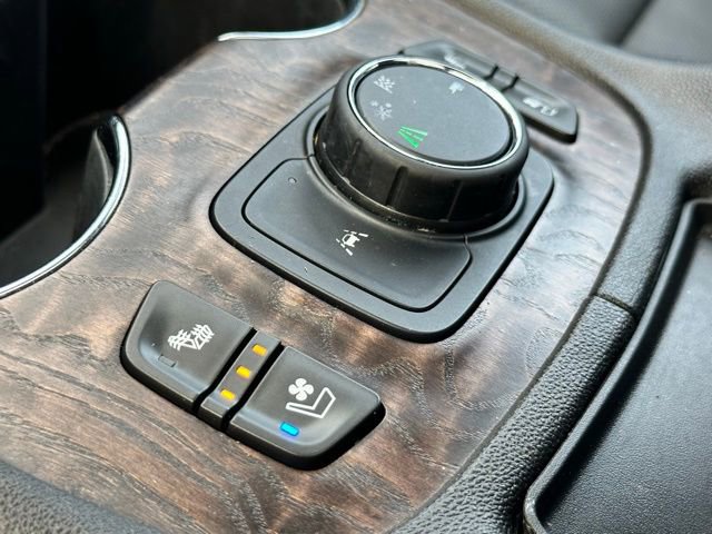 Used 2023 GMC Acadia Denali w/ Denali Ultimate Package image 19