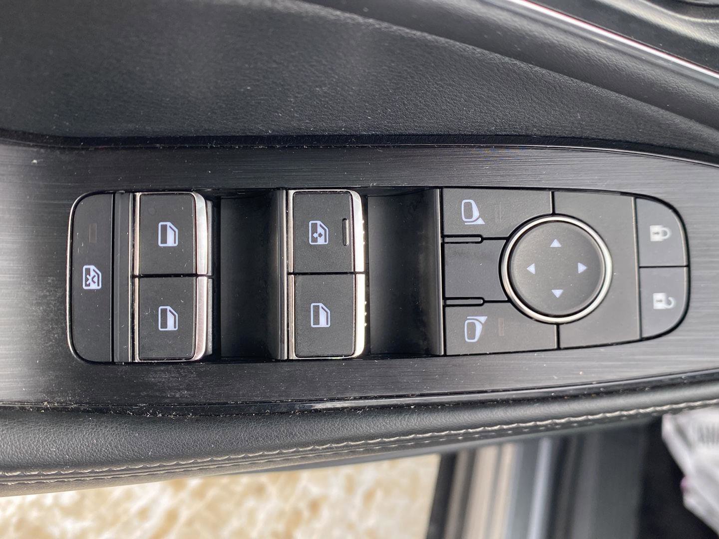 Used 2023 Nissan Rogue Platinum w/ Platinum Premium Package image 22