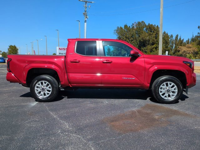 Used 2025 Toyota Tacoma SR5 image 4