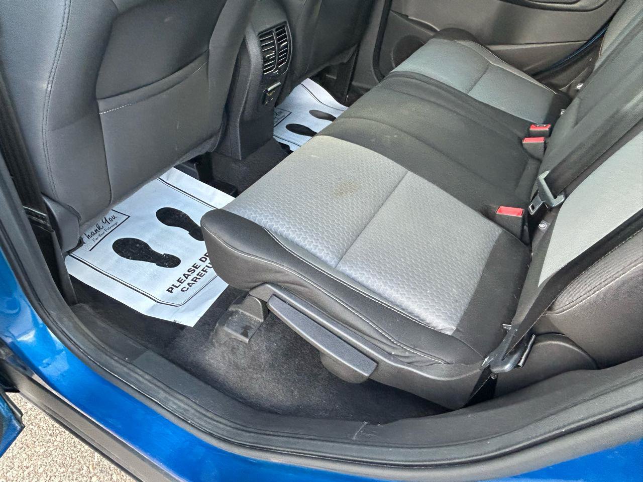 Used 2017 Ford Escape SE w/ Equipment Group 201A FWD image 9