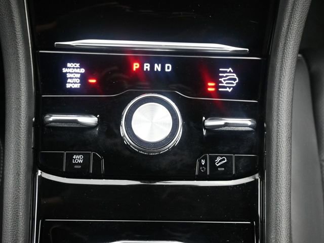 Used 2023 Jeep Grand Cherokee Overland w/ Luxury Tech Group IV AWD/4WD image 19