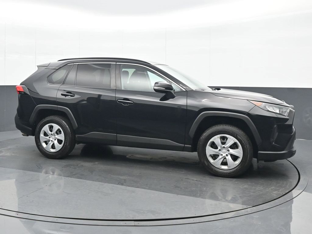 Used 2019 Toyota RAV4 LE image 8