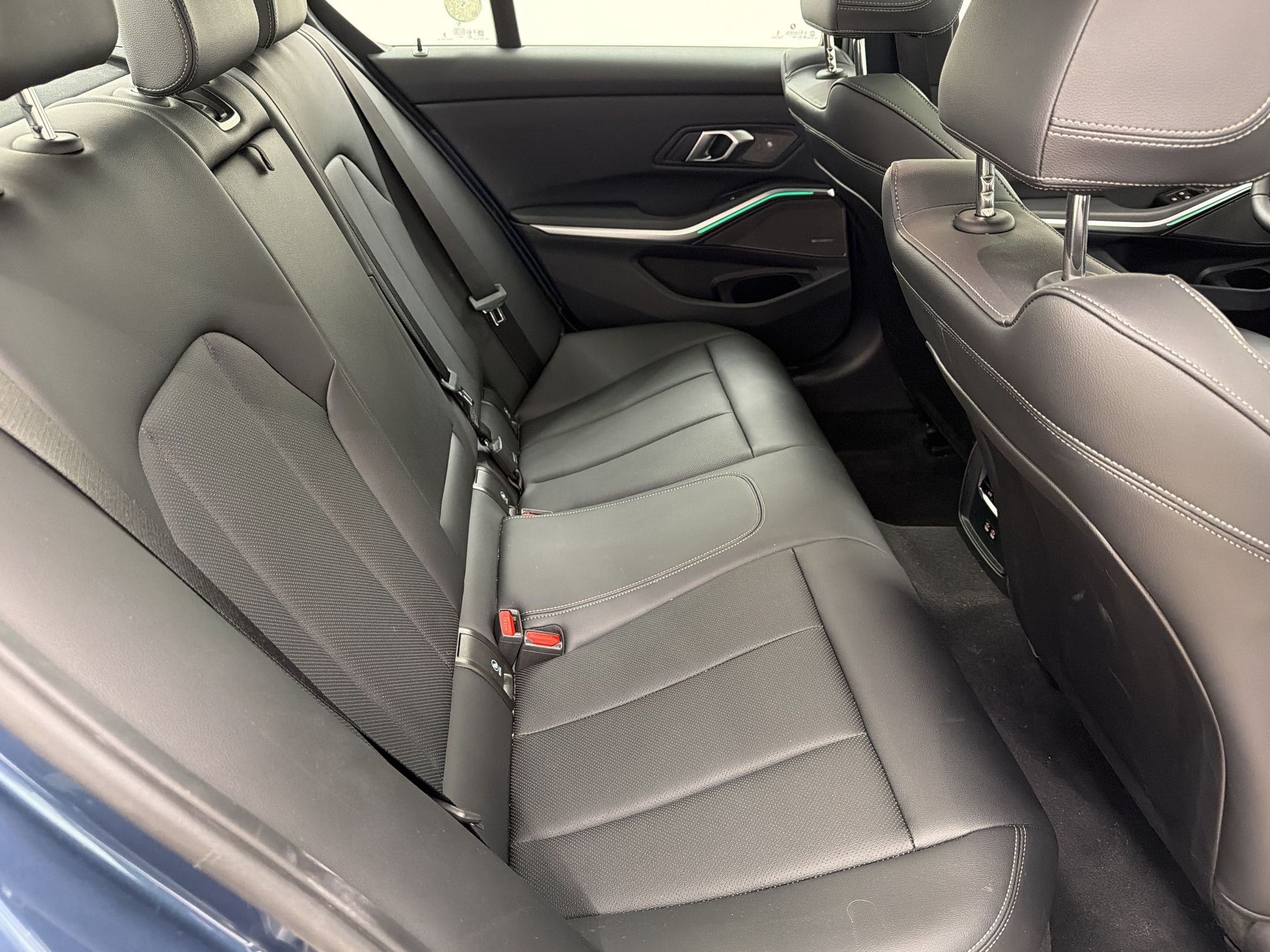 Used 2025 BMW 330i Sedan w/ Convenience Package RWD image 25