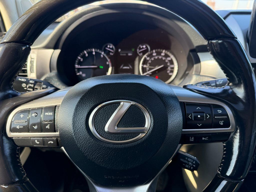 Used 2022 Lexus GX 460 Luxury w/ Off Road Package AWD/4WD image 31