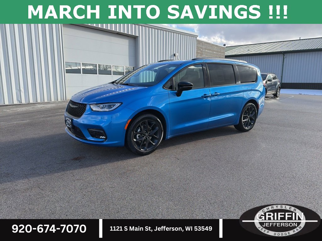 New 2026 Chrysler Pacifica Select w/ S Appearance Package