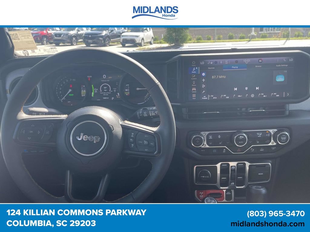 Used 2024 Jeep Wrangler Unlimited AWD/4WD image 12
