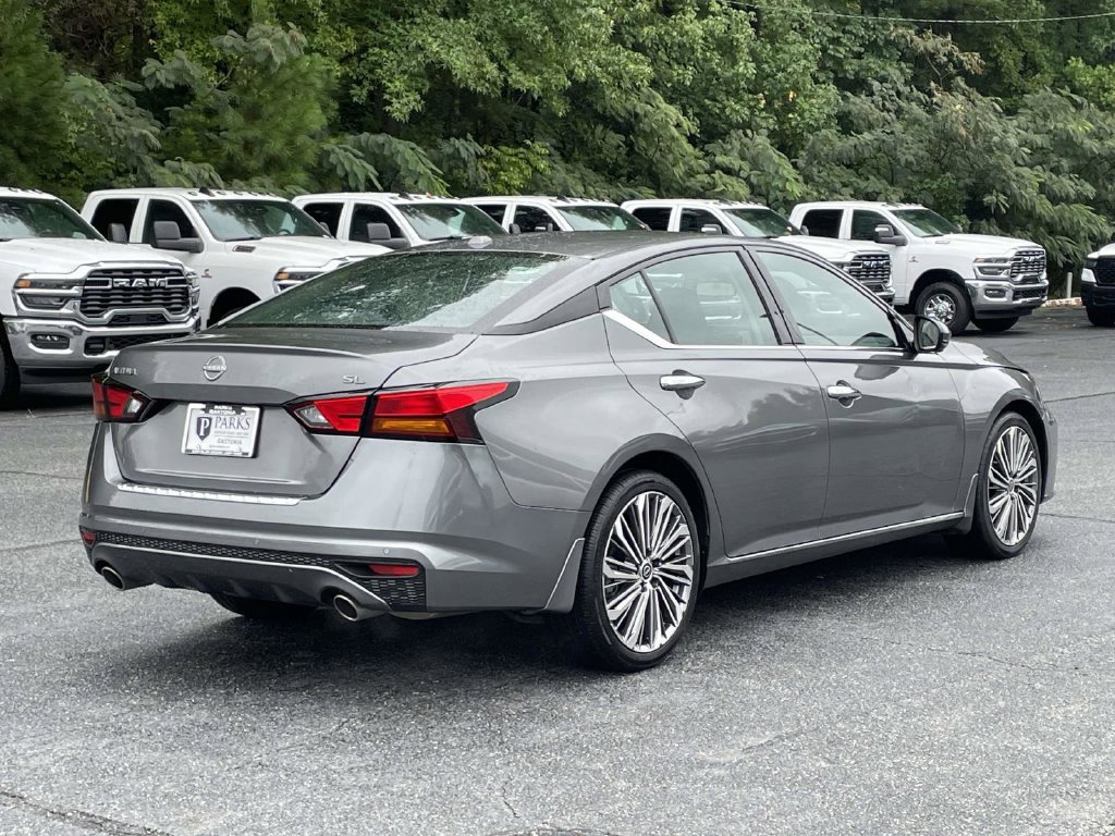 Used 2023 Nissan Altima 2.5 SL FWD image 8
