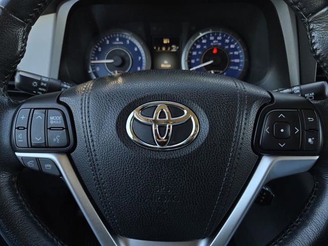 Used 2017 Toyota Sienna XLE image 27