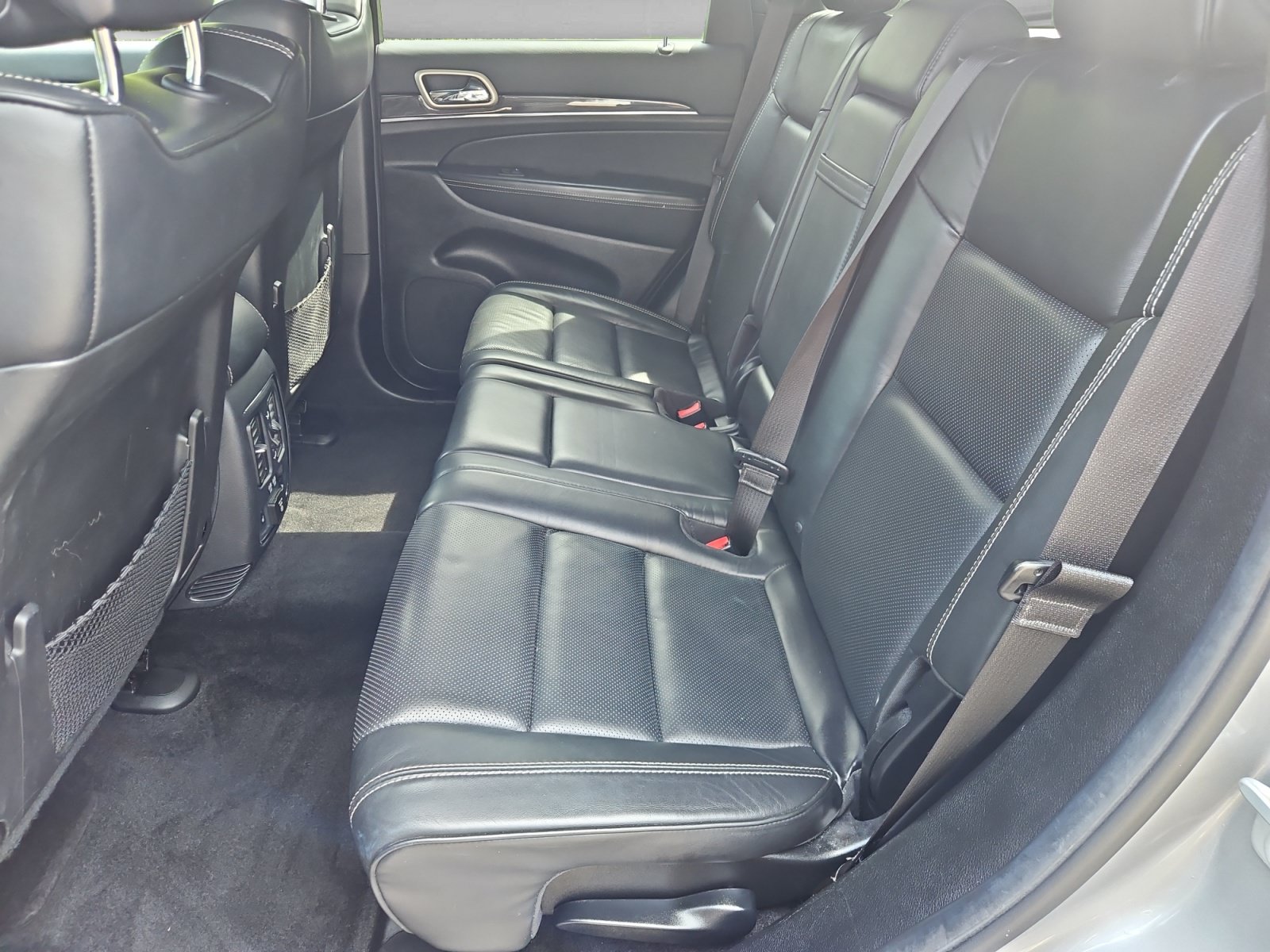 Used 2014 Jeep Grand Cherokee Overland AWD/4WD image 14