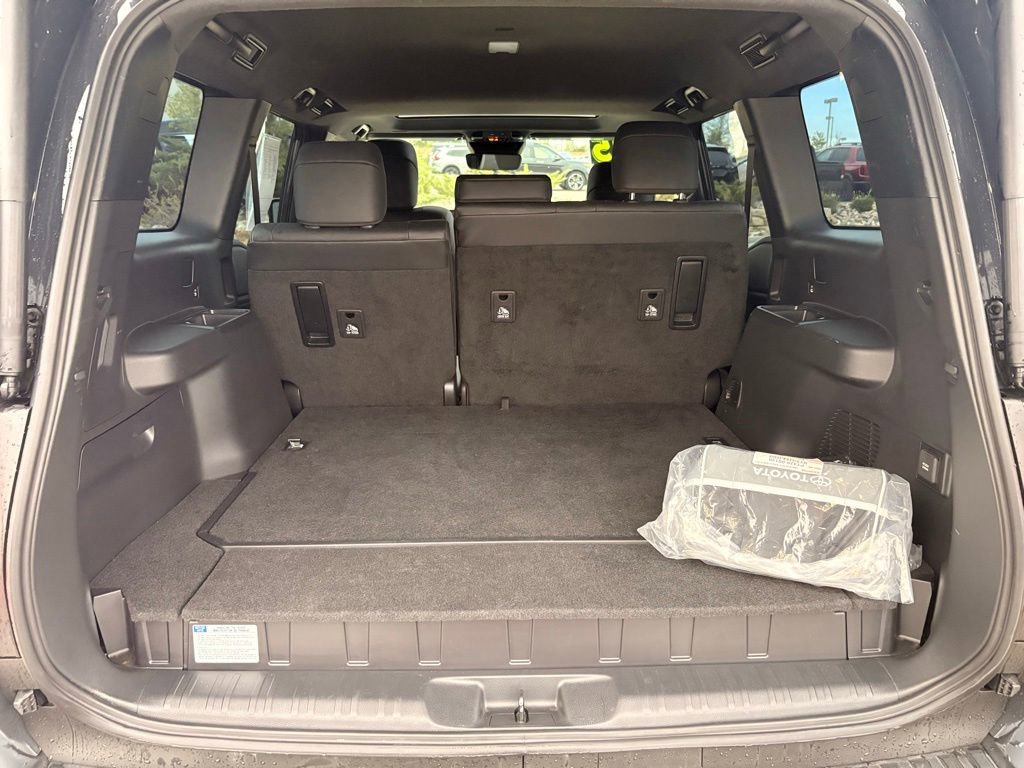 Used 2025 Toyota Land Cruiser AWD/4WD image 31