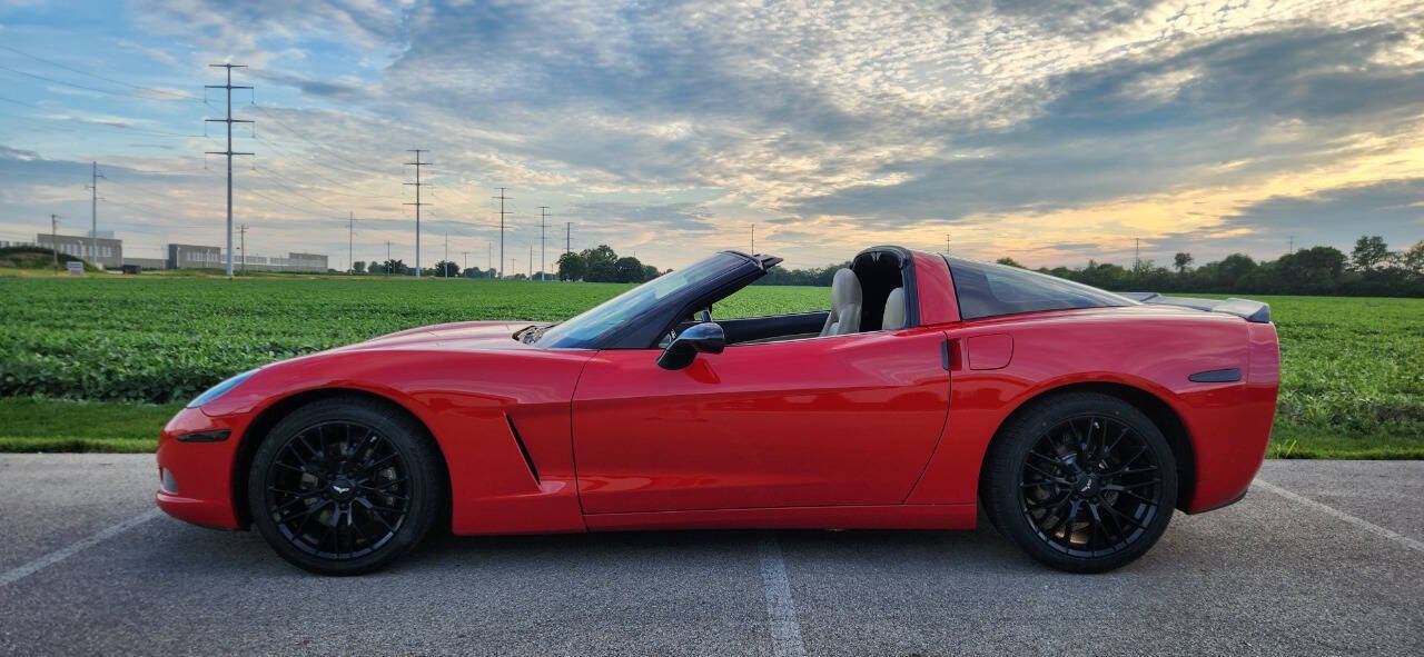 Used 2006 Chevrolet Corvette Coupe w/ Preferred Equipment Group RWD image 2