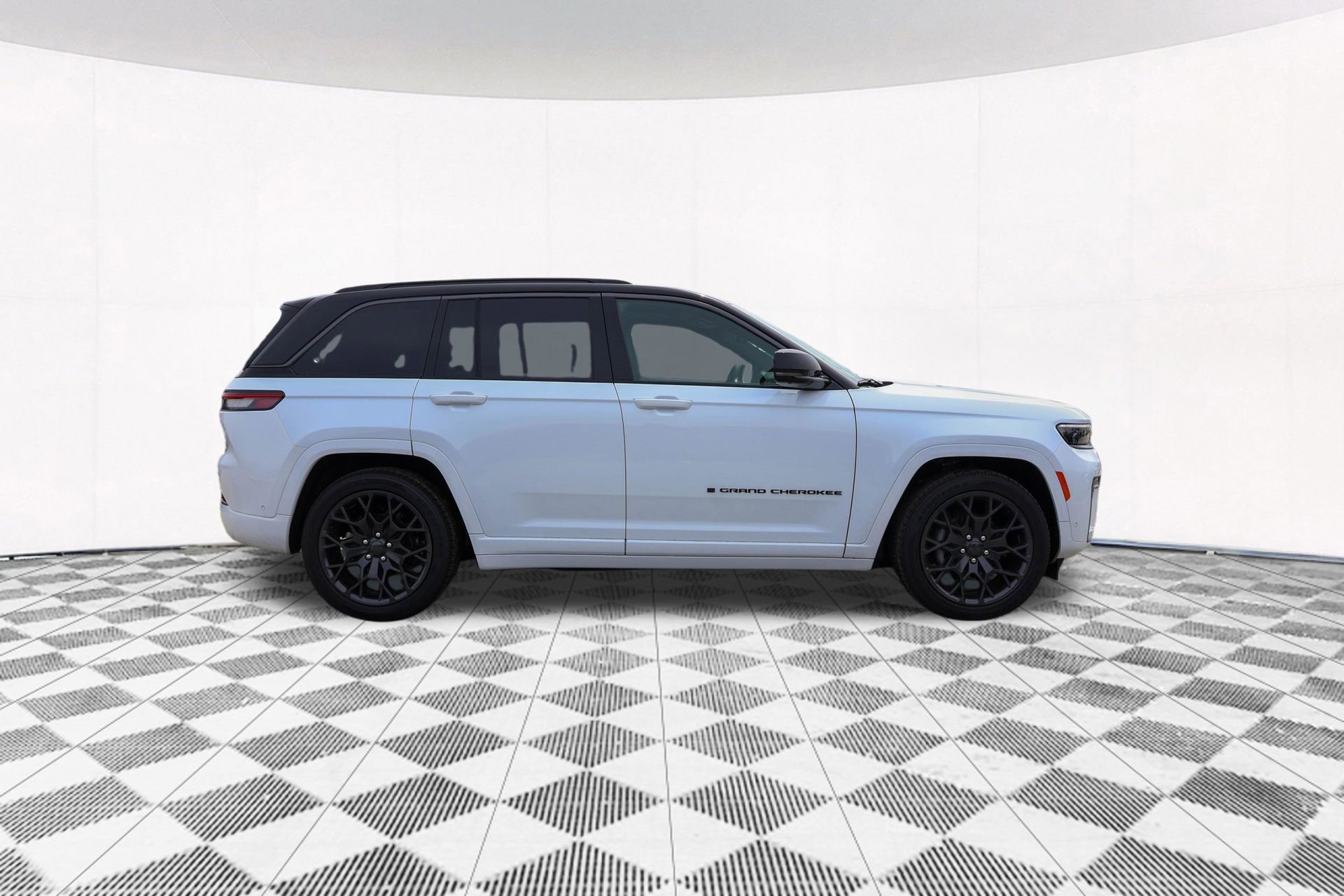 New 2026 Jeep Grand Cherokee Summit AWD/4WD image 11