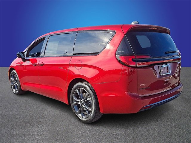 New 2026 Chrysler Pacifica Select image 4