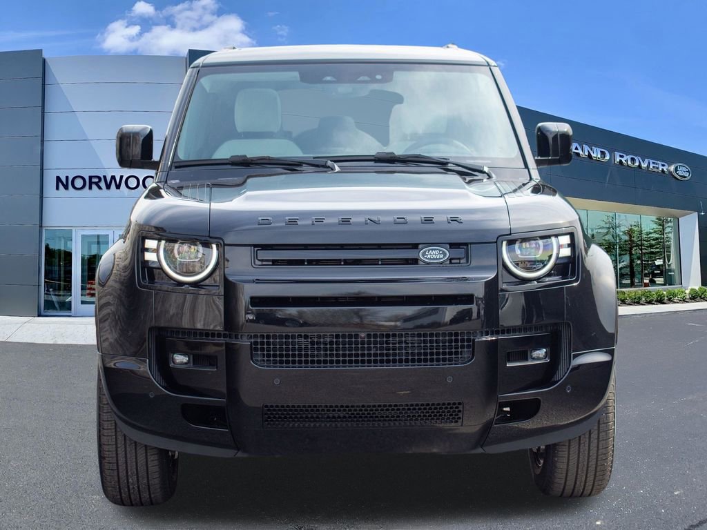 New 2026 Land Rover Defender 110 X-Dynamic SE image 2