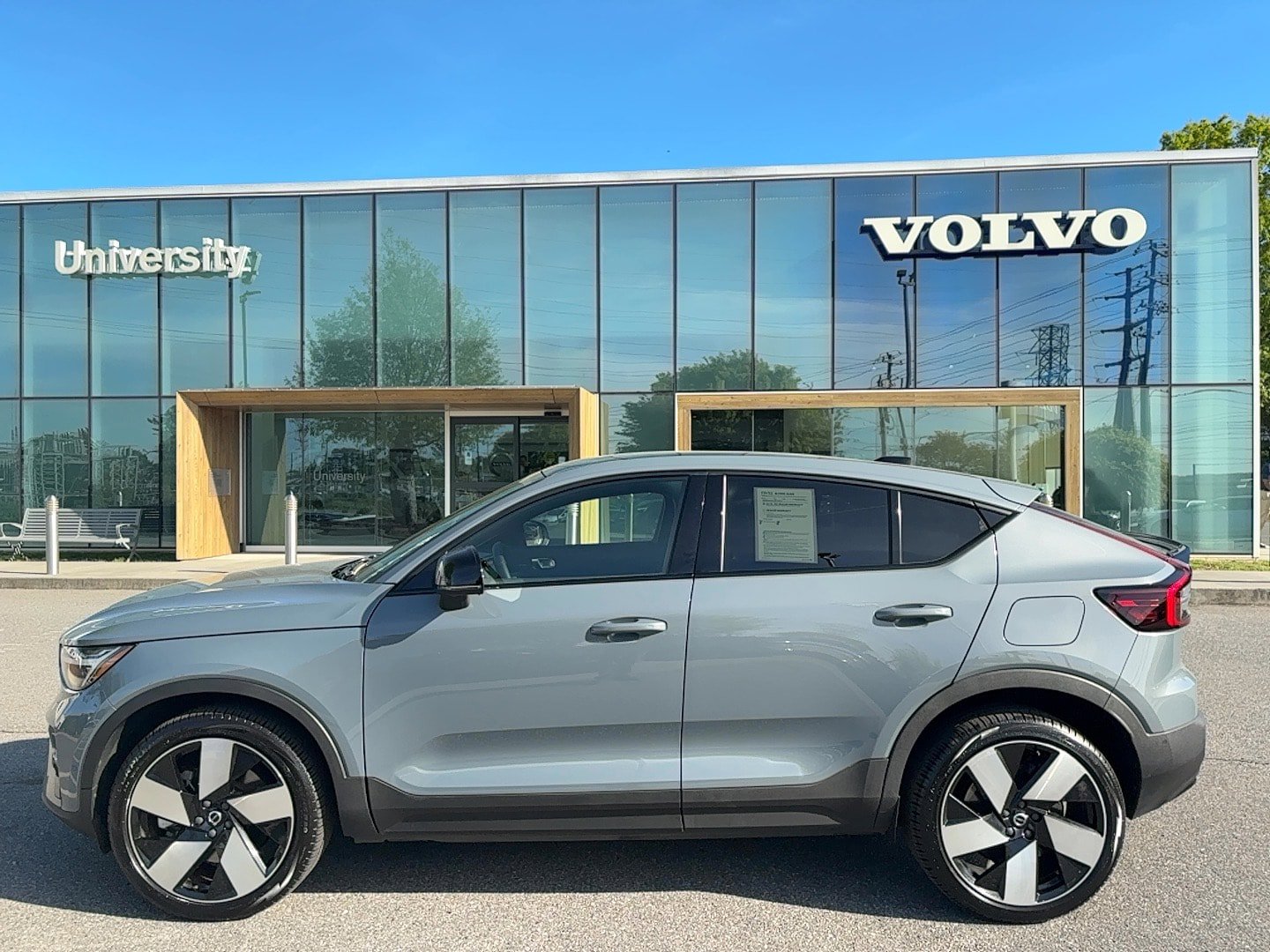 Certified 2023 Volvo C40 P8 Recharge Ultimate w/ Protection Package Premier