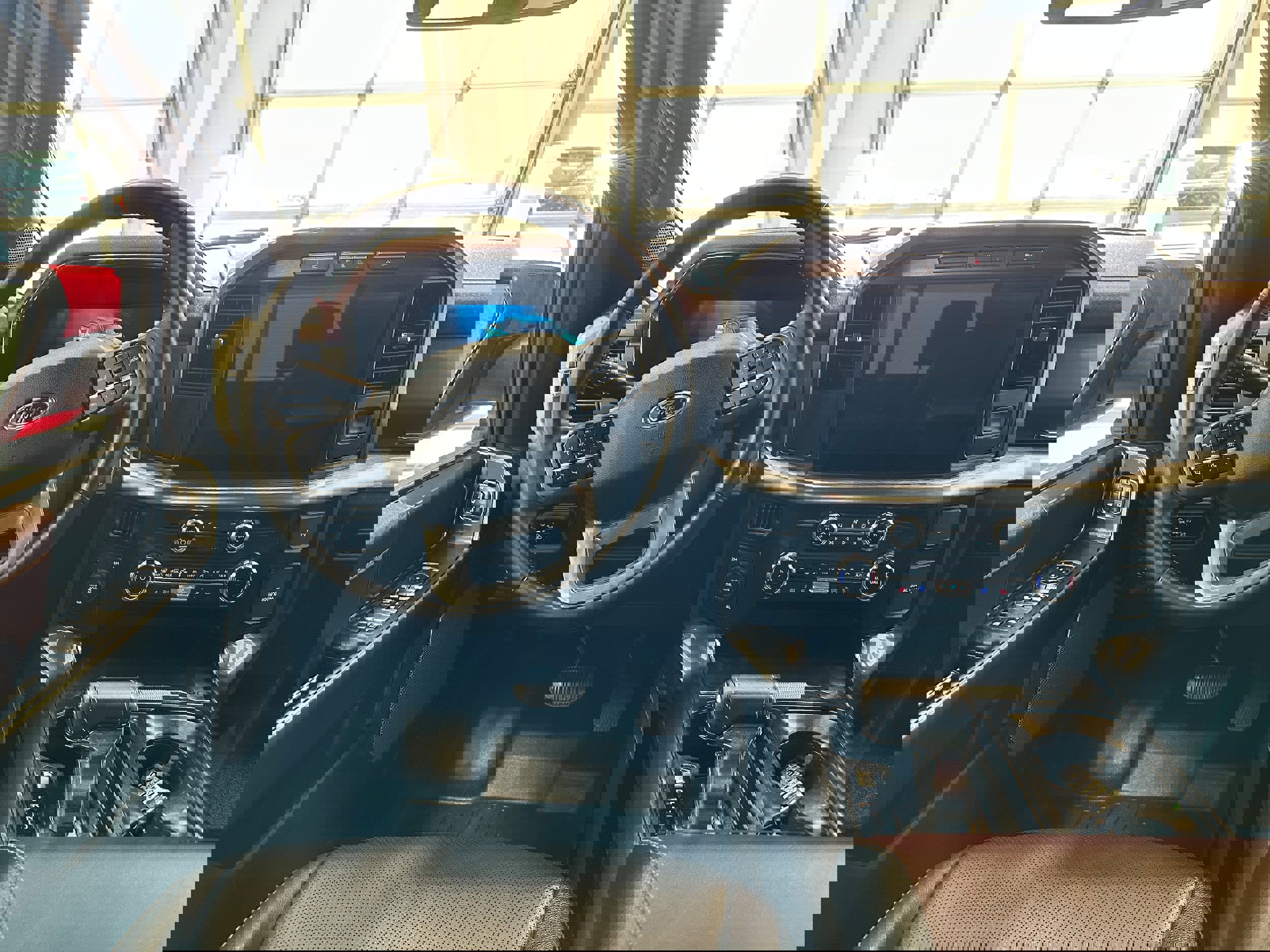 Used 2023 Ford F150 Lariat w/ Equipment Group 502A High image 17