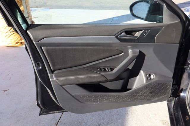 Used 2022 Volkswagen Jetta SE image 14