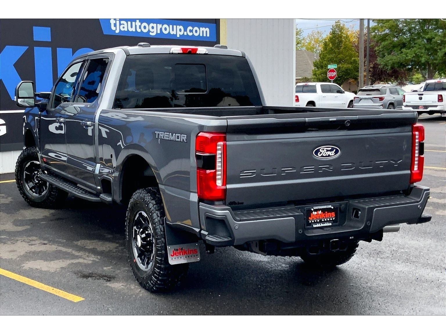 New 2027 Ford F350 Lariat w/ Tremor Off-Road Package AWD/4WD image 3