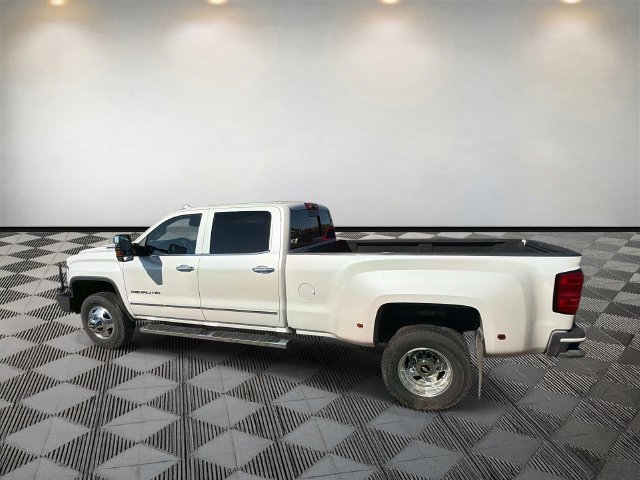 Used 2018 GMC Sierra 3500 Denali w/ Duramax Plus Package AWD/4WD image 9