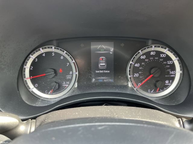 Used 2021 Toyota Highlander L FWD image 12