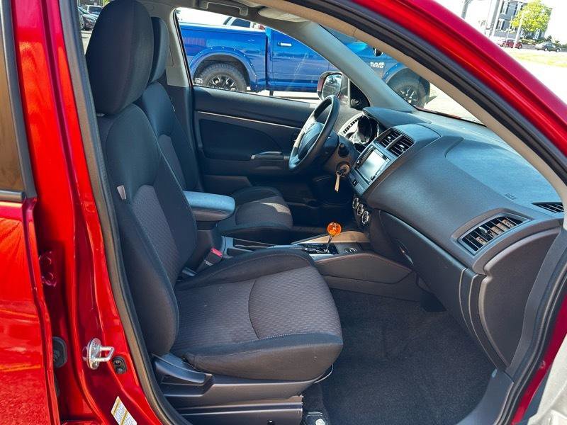 Used 2018 Mitsubishi Outlander Sport ES AWD/4WD image 9