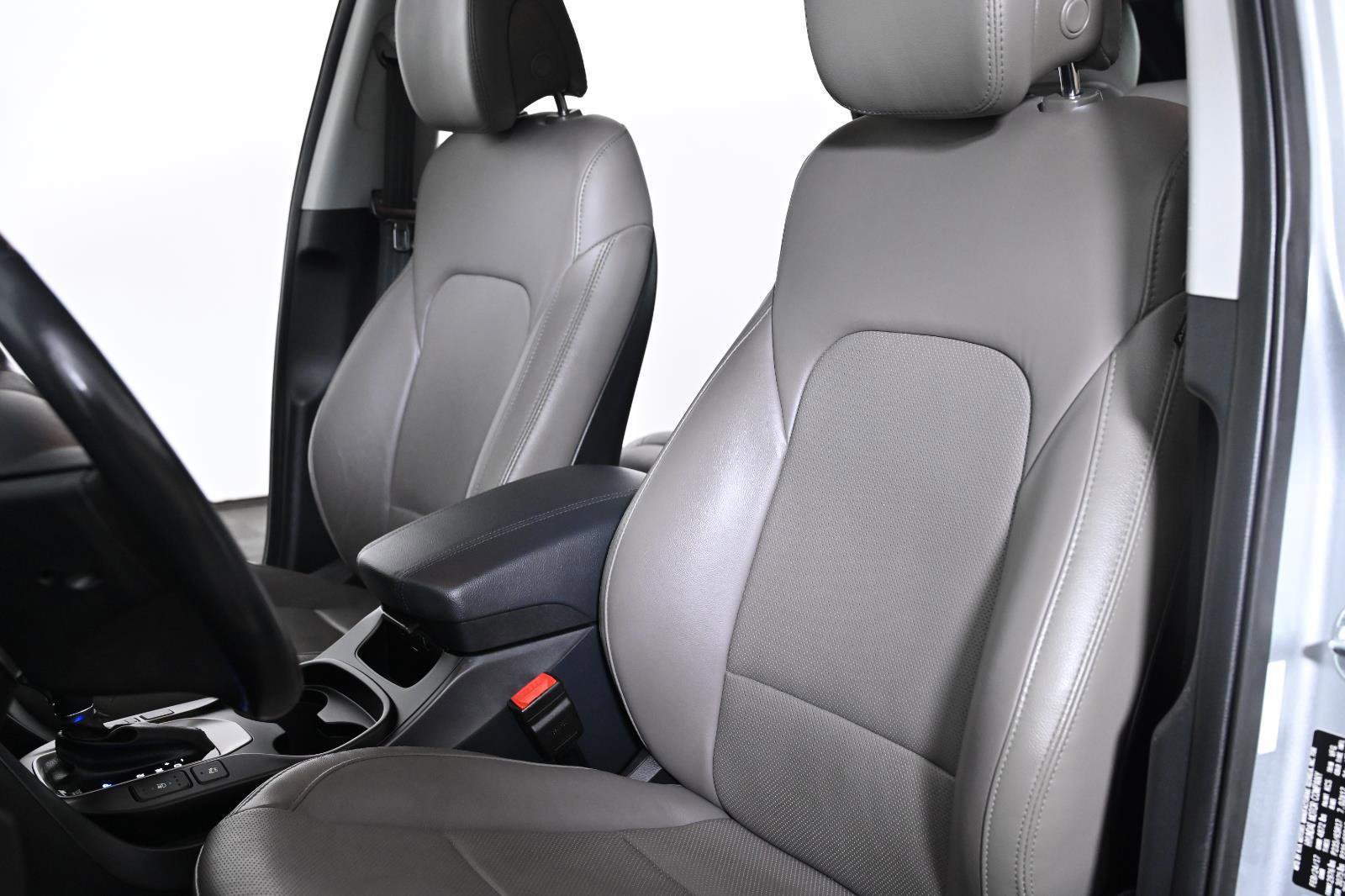 Used 2017 Hyundai Santa Fe Sport w/ 2.4L Tech Package 04 image 25