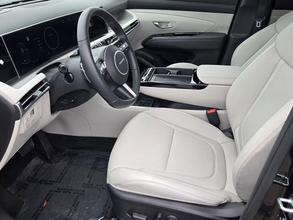 Certified 2025 Hyundai Tucson Limited FWD image 10