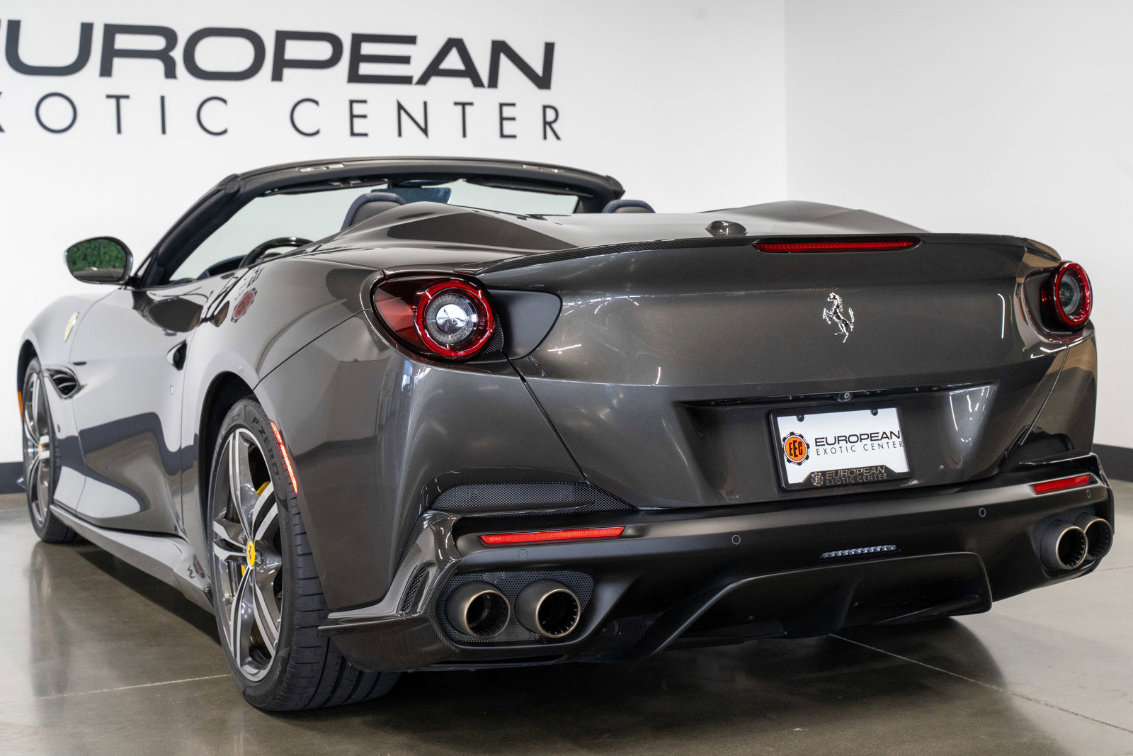 Used 2019 Ferrari Portofino RWD image 22