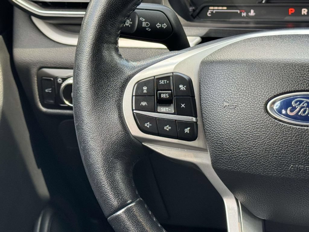 Used 2023 Ford Explorer XLT w/ Equipment Group 202A AWD/4WD image 25