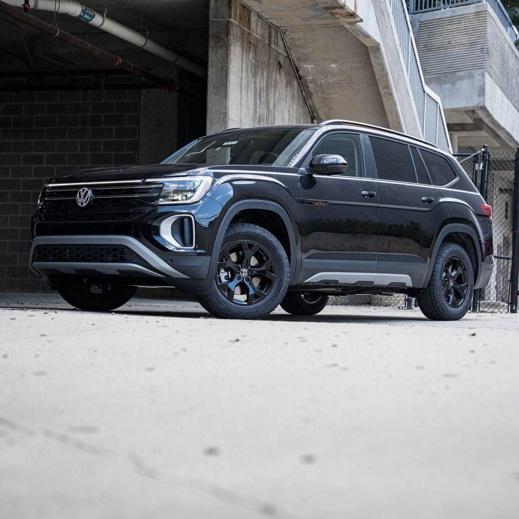 New 2026 Volkswagen Atlas Peak Edition