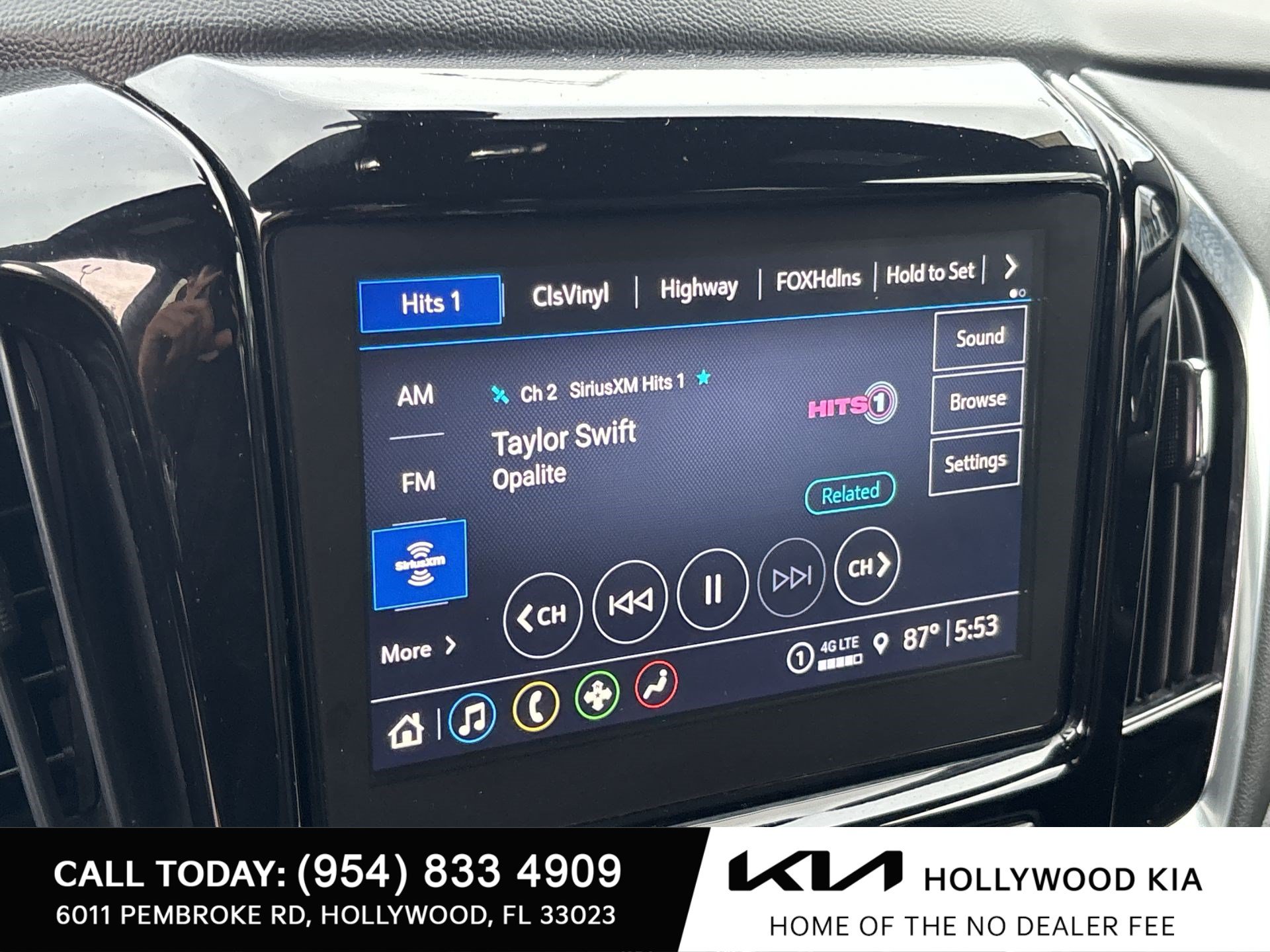 Used 2023 Chevrolet Traverse LT w/ LPO, Cargo Package AWD/4WD image 12