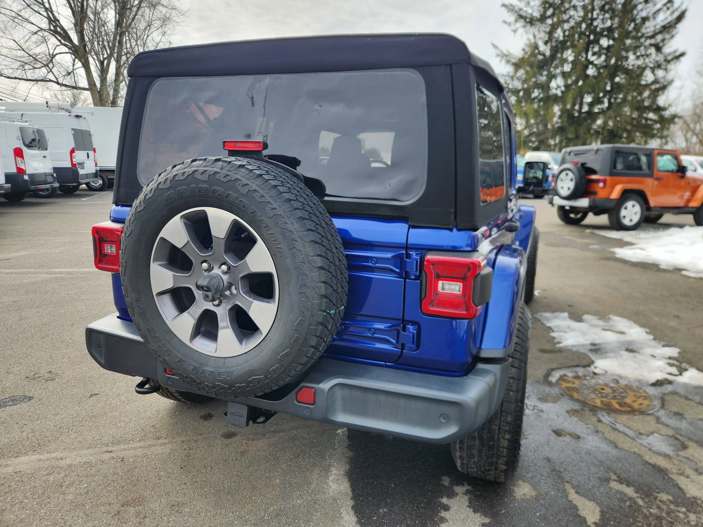 Used 2018 Jeep Wrangler Unlimited Sahara w/ Dual Top Group image 15