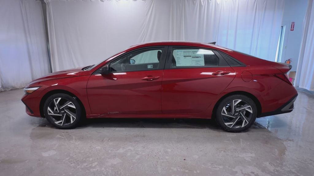 Used 2025 Hyundai Elantra Sport w/ Cargo Package image 5