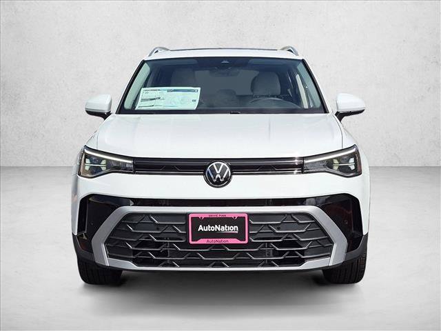 New 2027 Volkswagen Taos SE FWD image 6