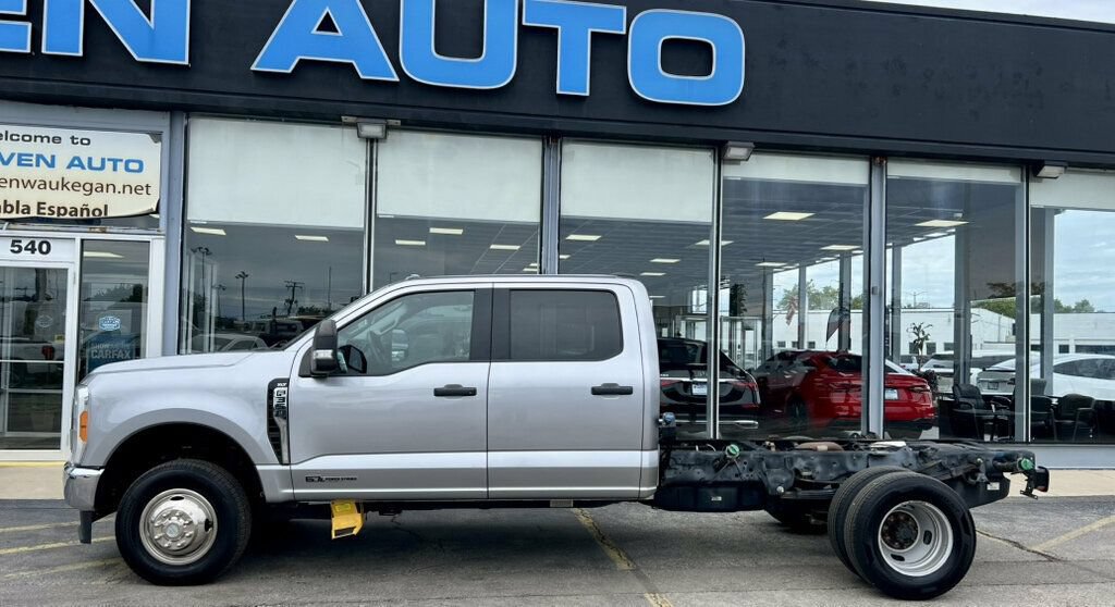Used 2023 Ford F350 XLT AWD/4WD image 2