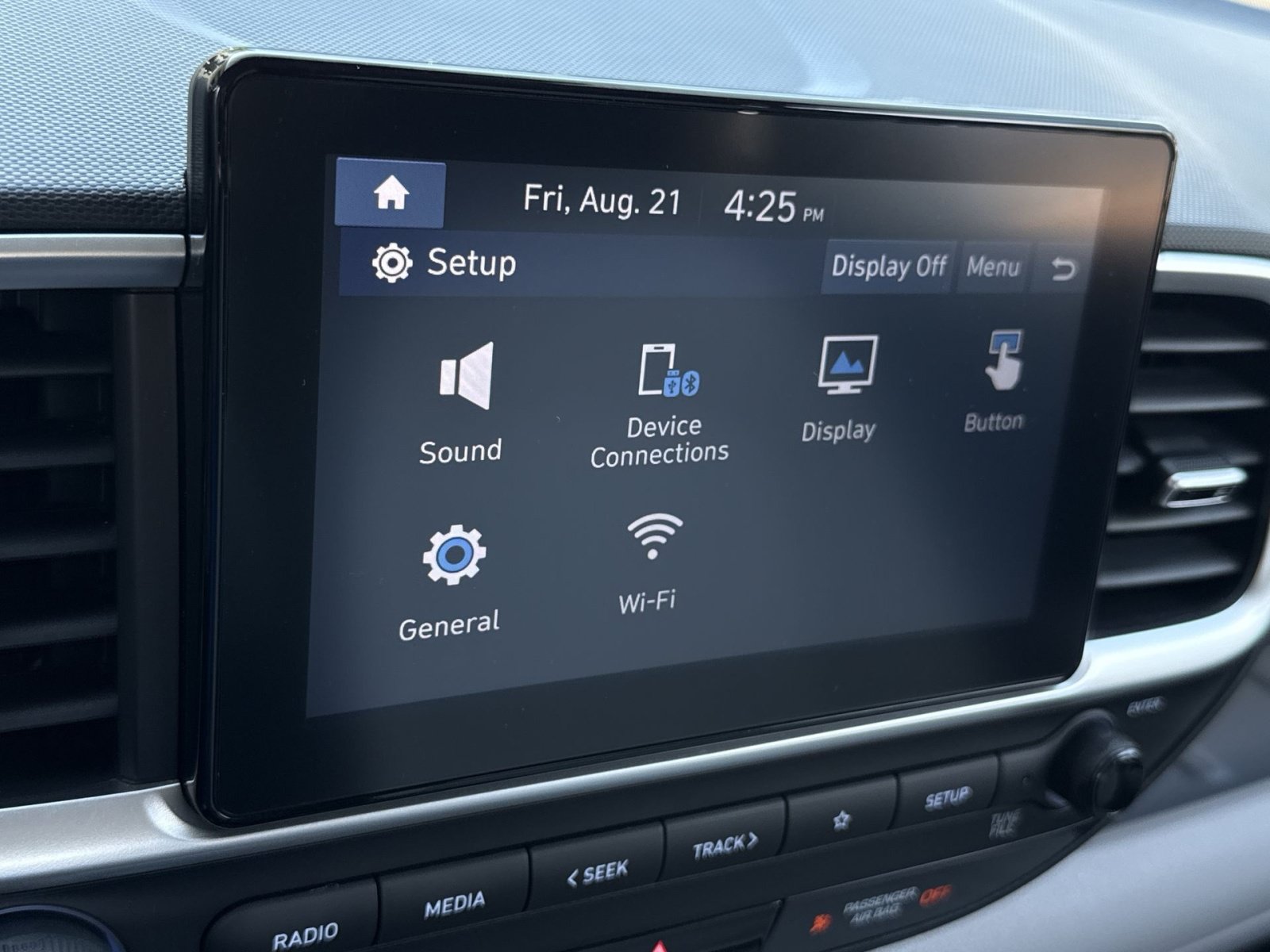 Certified 2024 Hyundai Venue SEL FWD image 20
